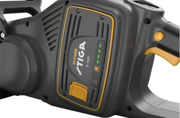 Cs 700e - Batterimotorsåg  (utan Batteri)